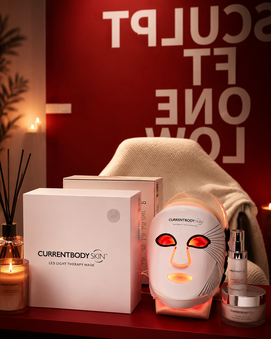 تصوّر تحريري لقناع CURRENTBODY للضوء الأحمر